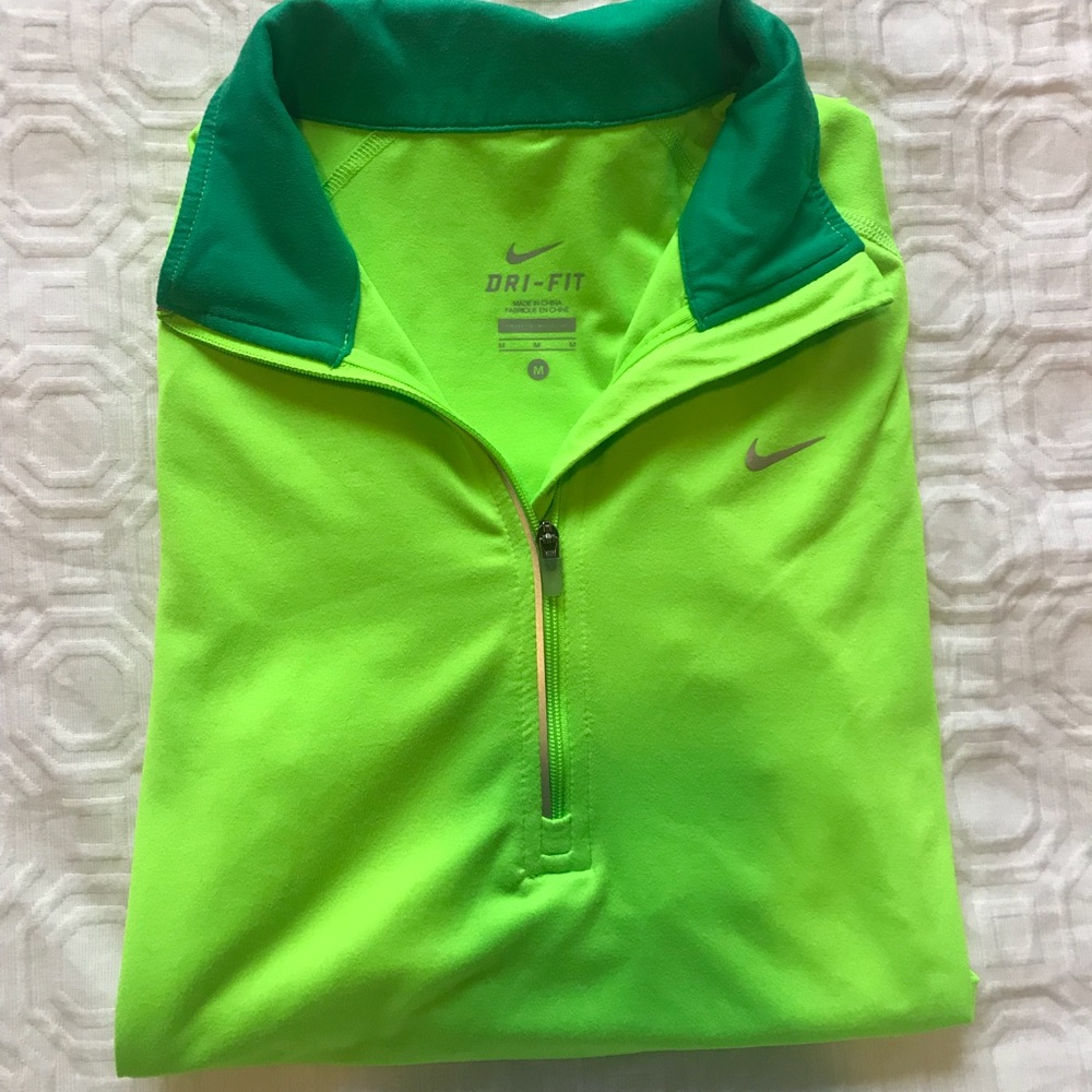 Nike Pull over